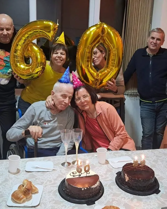 Rođendan u domu — torte i baloni za šezdeseti